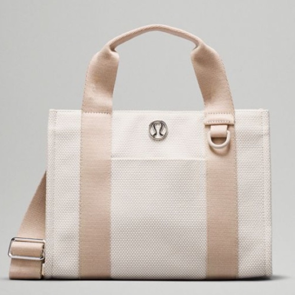 Lululemon Two-Tone Canvas Mini Tote Bag 4.5L Colour Mojave Tan/Light Ivory
